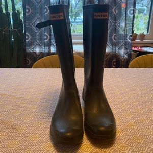 Hunter Wide Calf Rain Boots Size 9